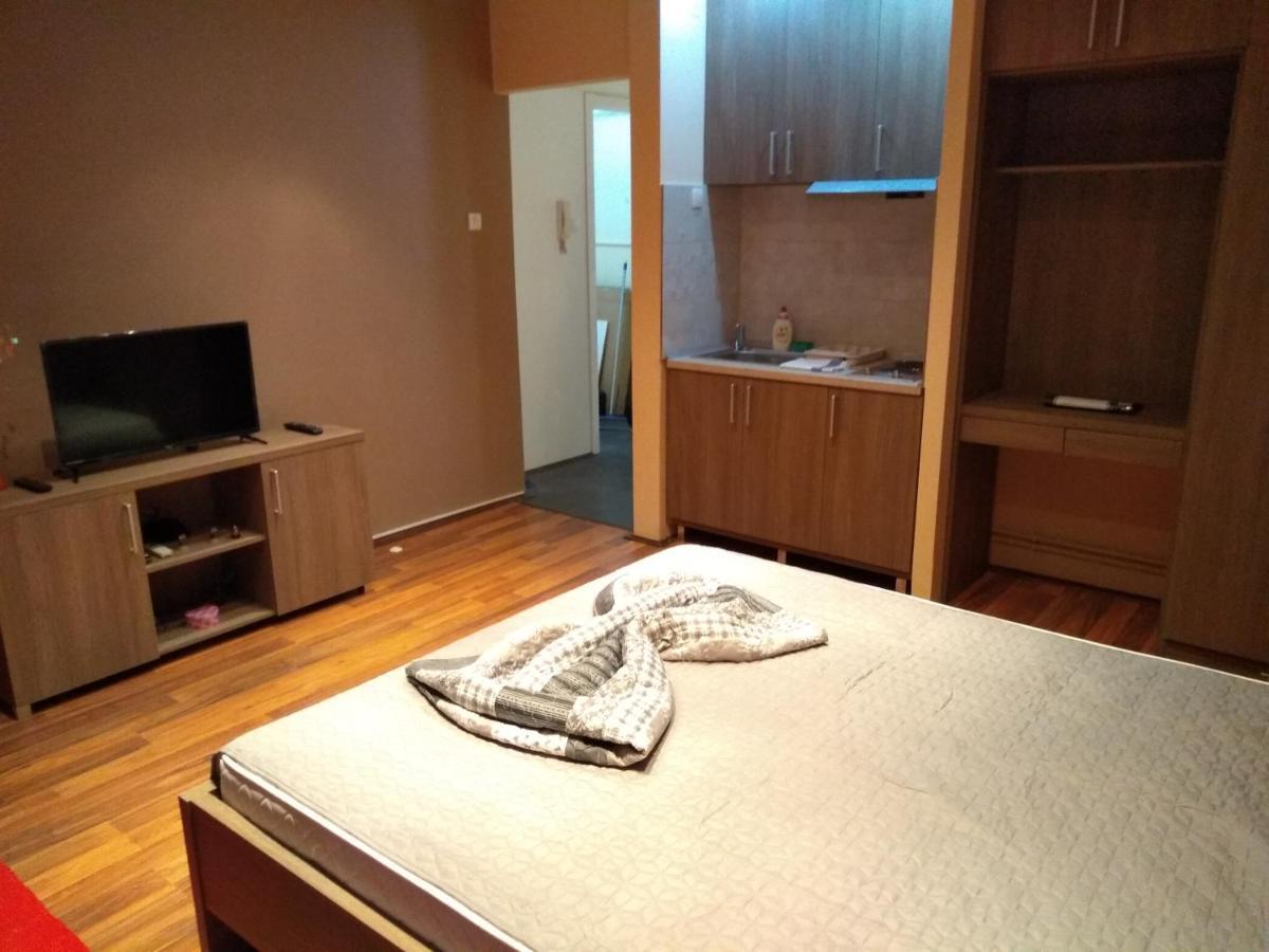 Castel Bianco Lägenhet Belgrad Exteriör bild